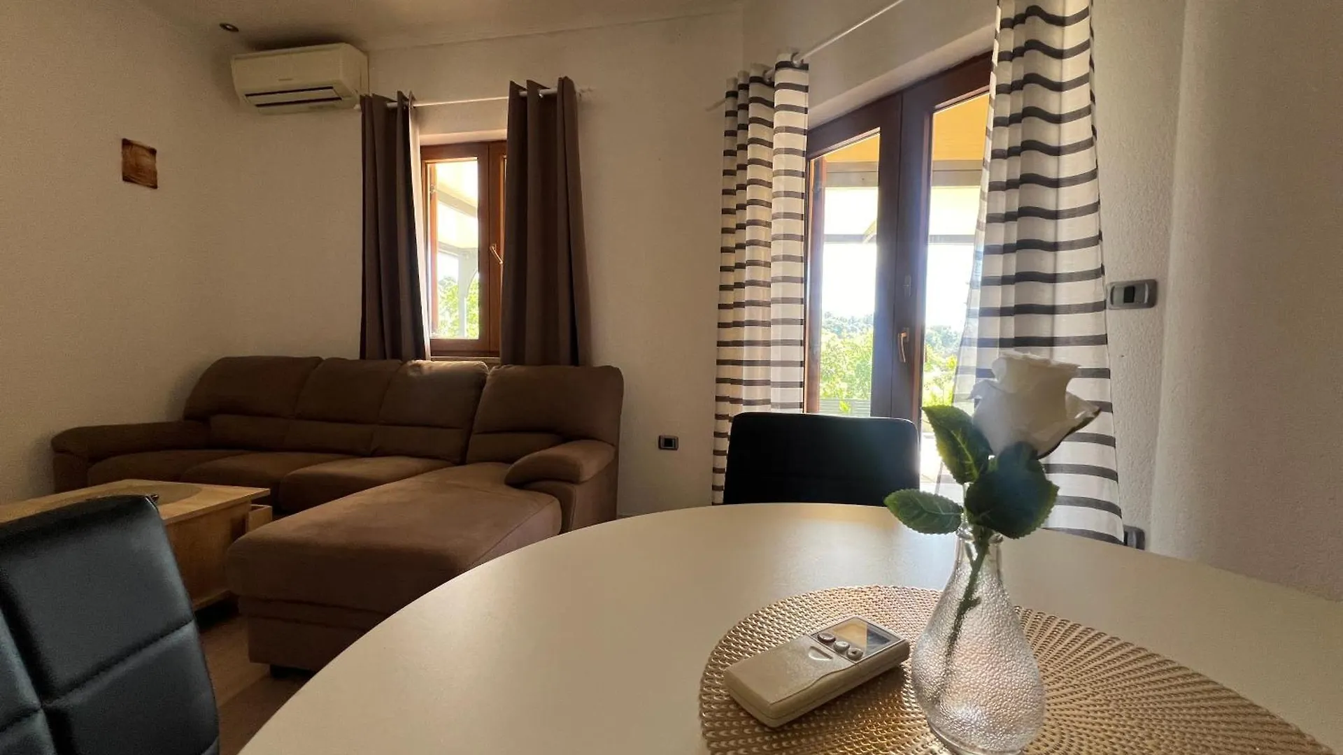 Authentische Ferienwohnung Sunshine Vinkuran Apartment